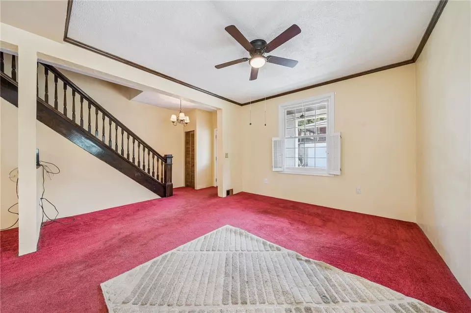 Living - 5901 Roslyn St, Mckeesport, PA 15135 photo 2 of 3