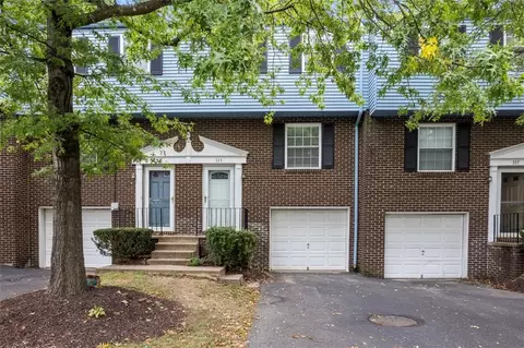 335 Laporte Ct, Cranberry Township, PA 16066