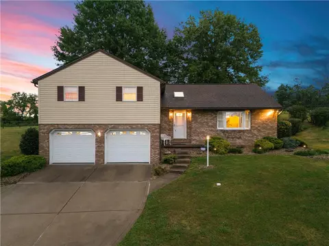 1657 Deerfield Rd, Washington, PA 15301