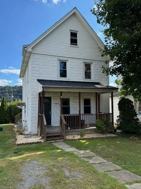 534 Chestnut St, Springdale, PA 15144
