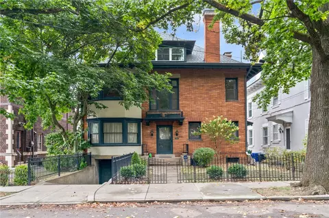 5521 Dunmoyle St, Pittsburgh, PA 15217