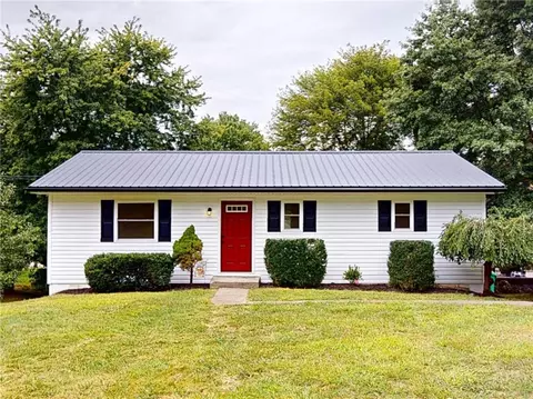 156 Dutchtown Rd, Butler, PA 16002