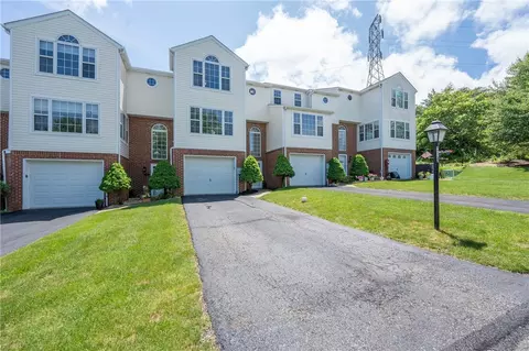318 Links Ct, Delmont, PA 15626