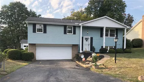 105 Parklane Dr, Slippery Rock, PA 16057