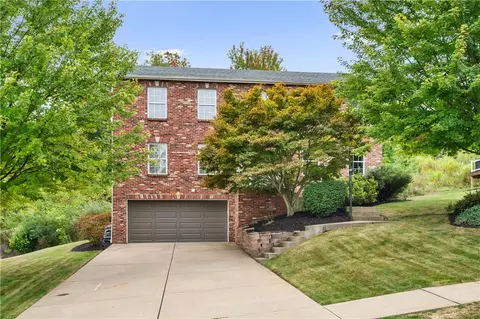 115 Maclaine Dr, Carnegie, PA 15106