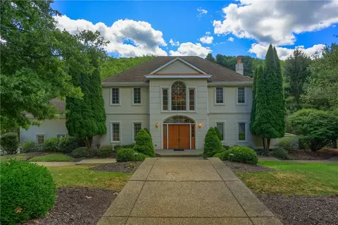 1561 Barrington Dr, Wexford, PA 15090