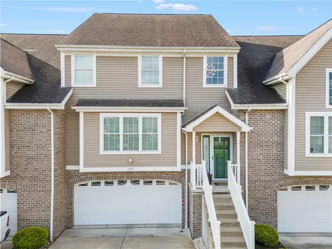 1047 Waterford Ct E, Mcmurray, PA 15317