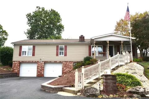 556 Center Hl, Pittsburgh, PA 15239