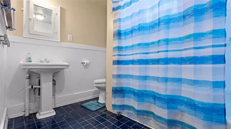 Bath - 1401 Maple Ave, Turtle Creek, PA 15145 photo 2 of 2