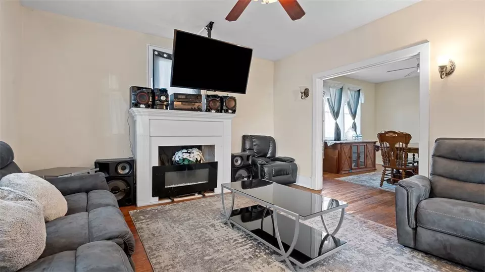 Living - 1401 Maple Ave, Turtle Creek, PA 15145 photo 2 of 2