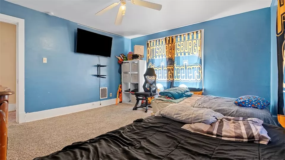 Bedroom - 1401 Maple Ave, Turtle Creek, PA 15145 photo 4 of 6