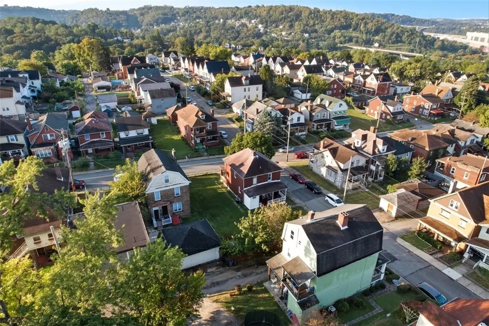 View/Area - 1401 Maple Ave, Turtle Creek, PA 15145 photo 3 of 5