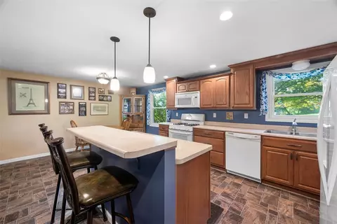 Kitchen - 10 Quail Ct, Export, PA 15632 photo 3 of 3