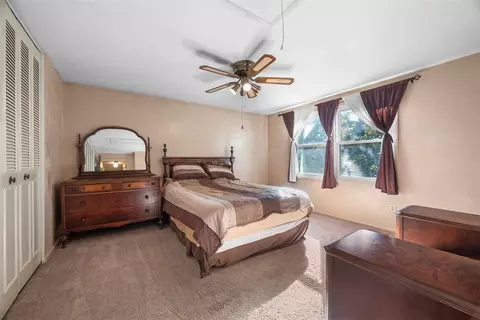 Bedroom - 10 Quail Ct, Export, PA 15632 photo 1 of 8