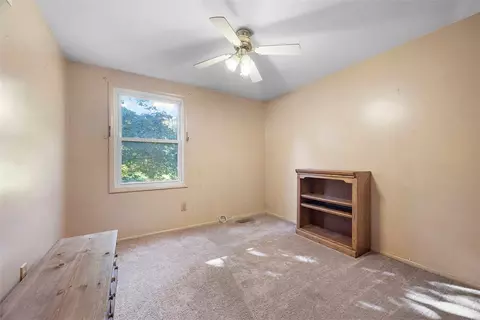 Bedroom - 10 Quail Ct, Export, PA 15632 photo 7 of 8