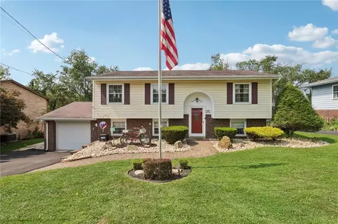 730 Northeast Dr, Irwin, PA 15642