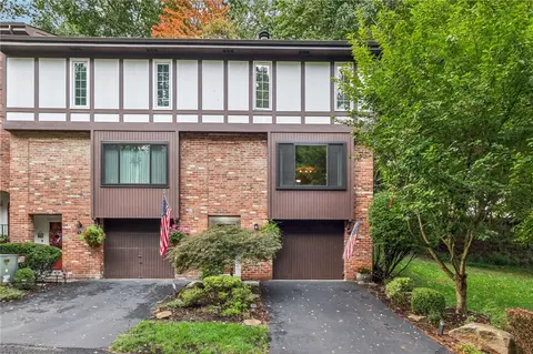 631 Maplewood Ct, Pittsburgh, PA 15237