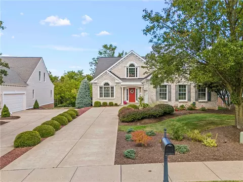 138 Driftwood Dr, Mcmurray, PA 15317