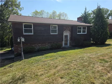 38 Locust Ave, Charleroi, PA 15022