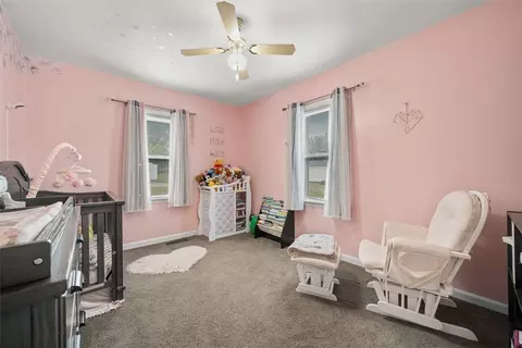 Bedroom - 1199 Marshall Rd, Monaca, PA 15061 photo 4 of 5