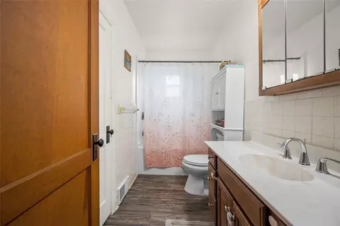 Bath - 1199 Marshall Rd, Monaca, PA 15061 photo 1 of 2