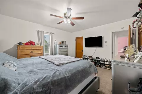 Bedroom - 1199 Marshall Rd, Monaca, PA 15061 photo 3 of 5