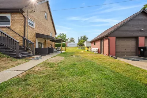 Exterior - 1199 Marshall Rd, Monaca, PA 15061 photo 6 of 10