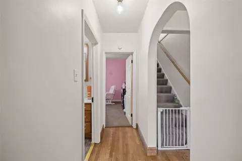 Entry Way - 1199 Marshall Rd, Monaca, PA 15061 photo 3 of 6