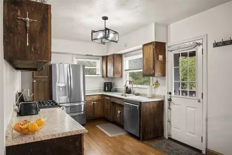Kitchen - 1199 Marshall Rd, Monaca, PA 15061 photo 2 of 4