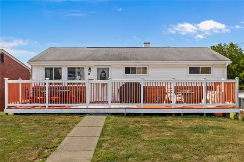 31 Wynnecliffe Dr, Carnegie, PA 15106