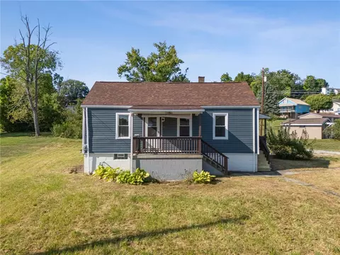 690 Orchard Ave, Mount Pleasant, PA 15666
