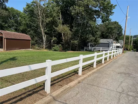 118 Shaw St, Aliquippa, PA 15001