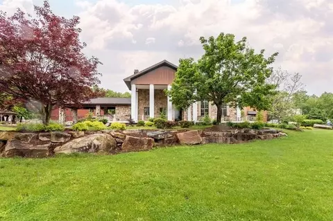 33 Chalkhill Ohiopyle Rd, Ohiopyle, PA 15470