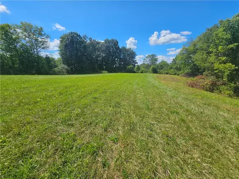 977 Glen Rd, New Castle, PA 16105