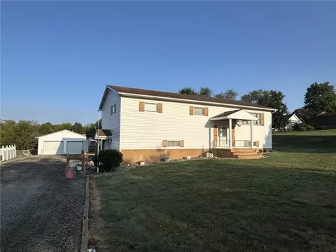4017 Fairway St, Ford City, PA 16226