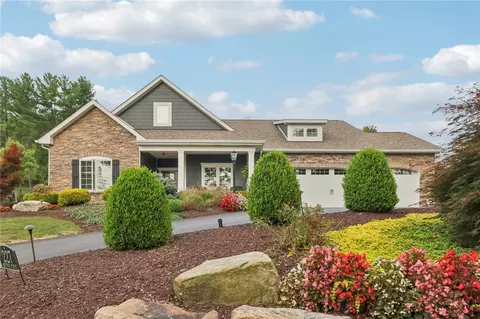 227 Saunders Station Rd, Trafford, PA 15085