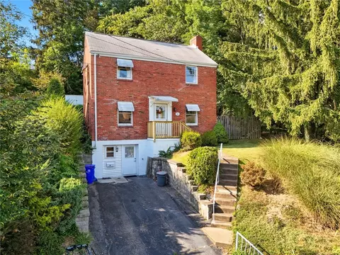 21 Oakville Dr, Pittsburgh, PA 15220