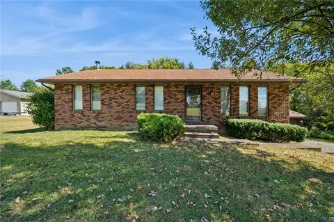 120 Fouse Dr, Leechburg, PA 15656