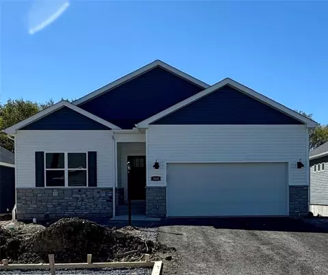 383 Gleneagles Dr, Butler, PA 16001