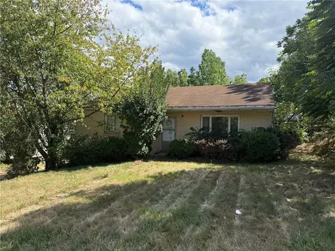 102 Baker Rd, Monaca, PA 15061