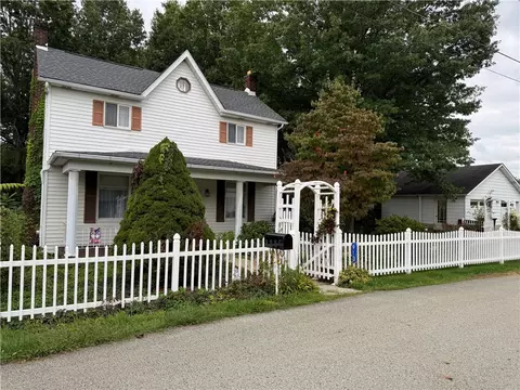 913 W First Ave, Derry, PA 15627