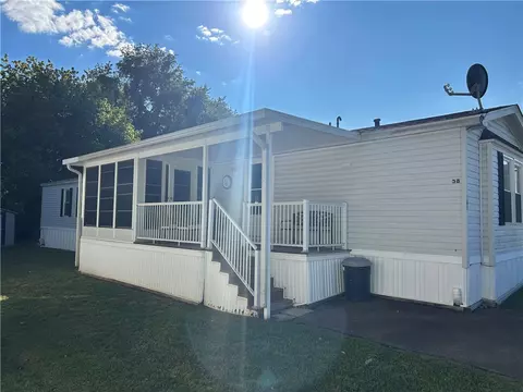 811 Solomon Cir, Uniontown, PA 15401