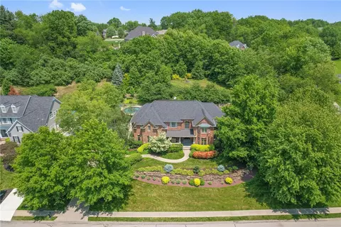 1797 Constitution Blvd, Valencia, PA 16059