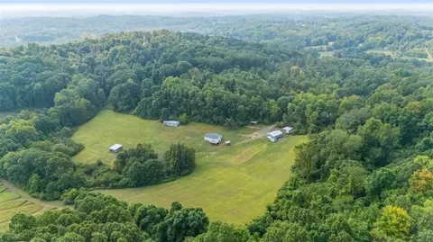 120 Linda Ln, Valencia, PA 16059