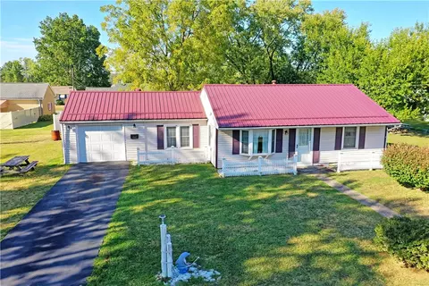 1043 March St, Sharon, PA 16146