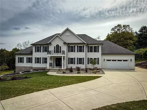 121 Blackthorn Dr, Butler, PA 16002