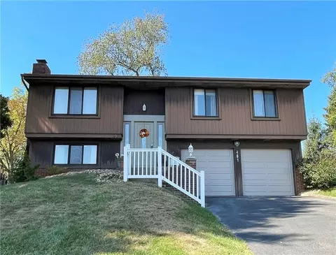461 Galway Dr, Bethel Park, PA 15102