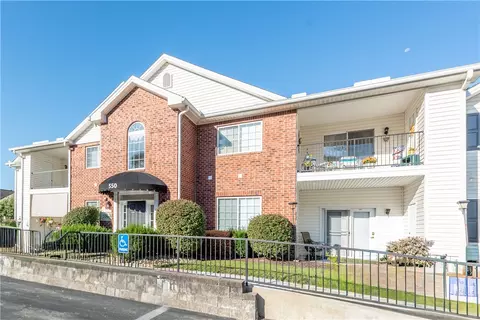 550 Hidden Rdg #204, South Park, PA 15129