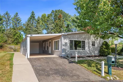 425 Vista Ln, Murrysville, PA 15668