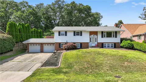4179 Frederick Dr, New Kensington, PA 15068